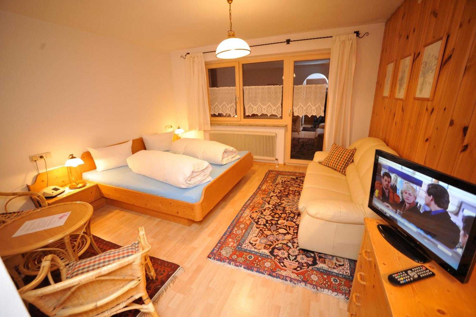 Chesa Platina Bed & Breakfast Schruns Rom bilde